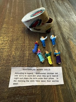 Vintage Authentic Tiny Guatemalan  Worry Trouble 6 Dolls W/ Original Wooden Box