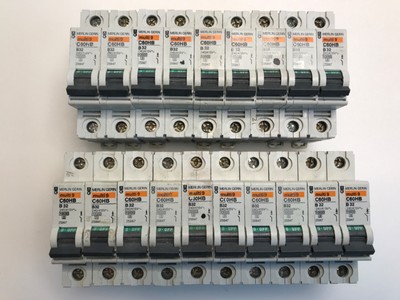 Restposten 19 x Merlin Gerin Multi9 C60HB MCB s - B32 (15#G)