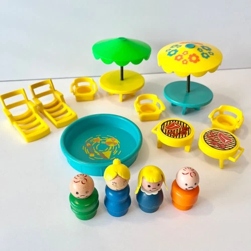 VTG Fisher-Price Little People Outdoor Patio, Pool & Barbecue Lot w/ Figures