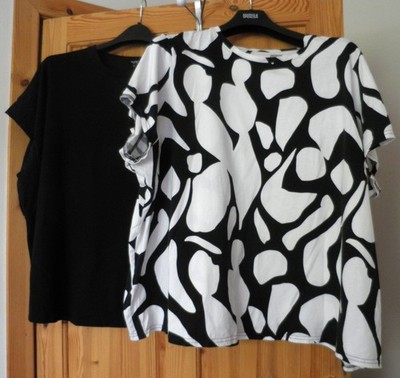 2X  Size 30/32  Simply Be T Shirts 1x Black & 1x Black & White Short Sleeve