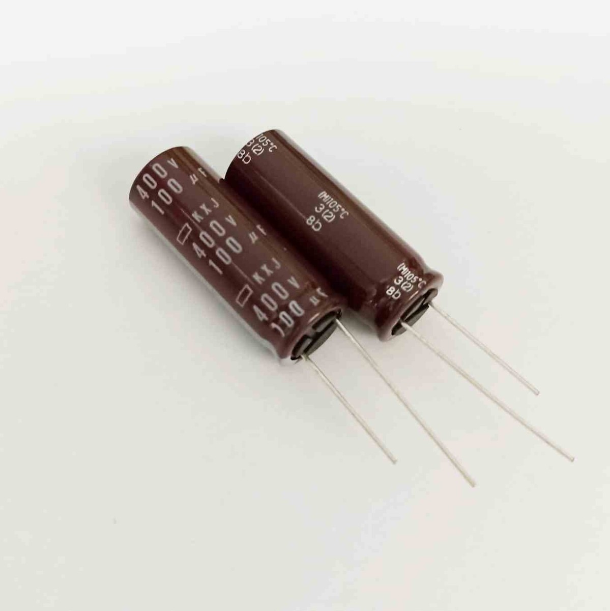 Lot De 3 Condensateurs Chimiques 100V 100µF – Nippon Chemi-con, Qualité