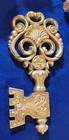 Vintage Syroco Dart Gold Skeleton Keys Wall Decor Set Of 3 Mid Century Plastic — photo 3