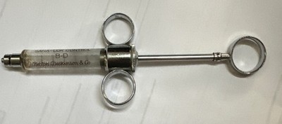 B-D Becton-Dickinson & Co. Sana-Lok Control 5cc Glass Syringe Antique