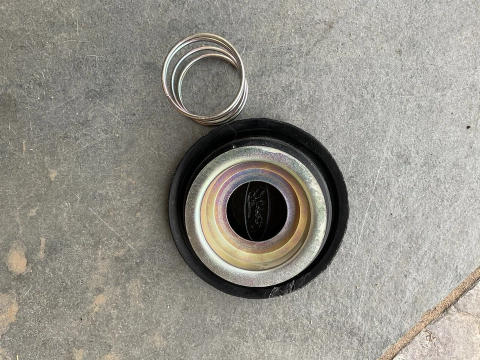 1981 ? Botón de bocina de señal de volante Ford Courier OEM Foto 4 de 4