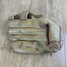 Wilson A2600 Fieldmaster Leather Baseball Glove Right Hand Throw 11"