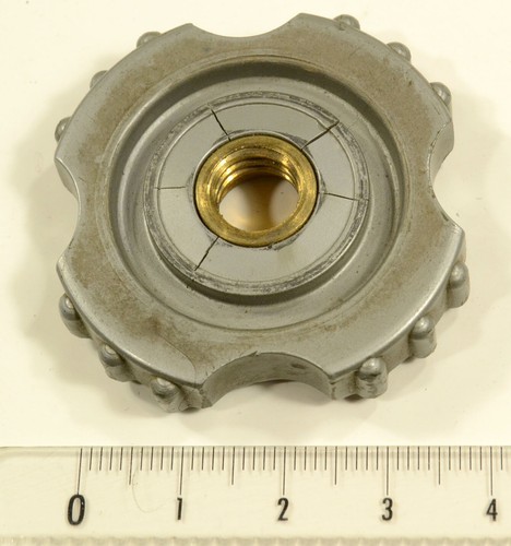 GITZO VIS 1/4 AVEC ECROU D2271.13