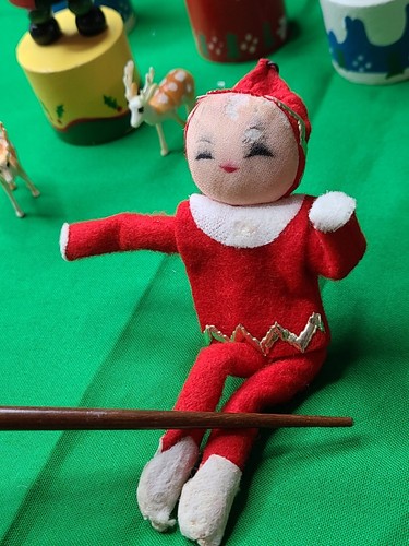 VTG Xmas lot 2 felt Santa, elf Pixi, 4 Wood Handpainted push puppets 2 mini deer - Picture 4 of 14