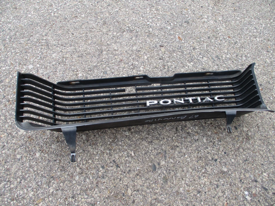 Pontiac Bonneville Catalina 1967 ejecutivo frontal izquierda parrilla lateral sección 9786708 Foto 2 de 4