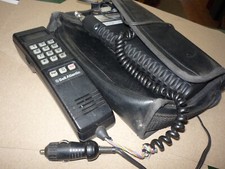 MOTOROLA BRICK PHONE IN CASE CELL TELEPHONE VINTAGE - POWERS UP - MOVIE PROP