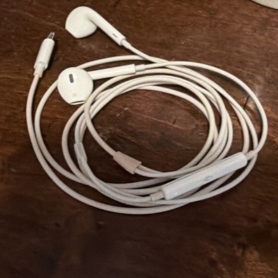 Apple Wired EarPods (Lighting Connector) Headphones Good condition
