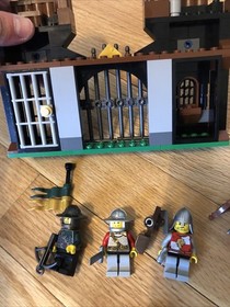 LEGO Castle: Escape from the Dragon's Prison (7187)