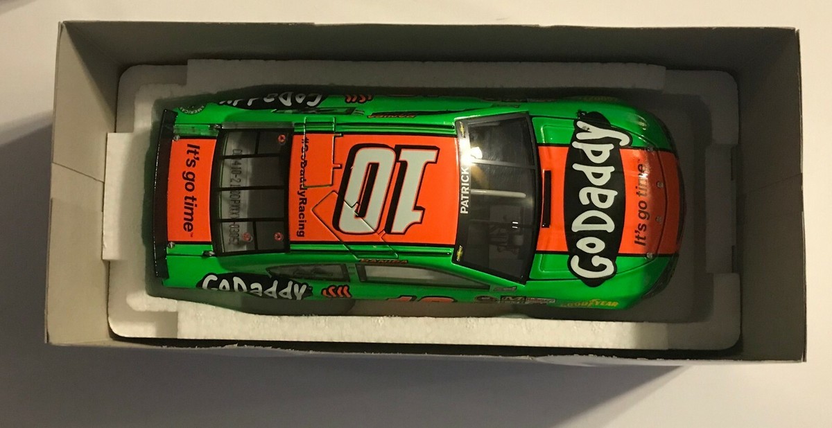 Lionel Danica Patrick #10 Go Daddy - Chevy SS NASCAR, 1:24