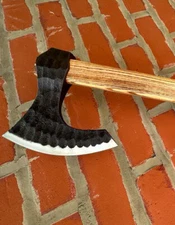 HANDMADE HIGH CARBON STEEL HUNTING HATCHET TOMAHAWK AXE CAMPING & HIKING TOOL