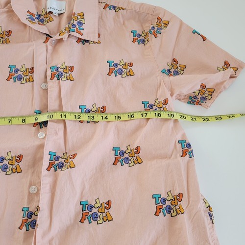 Teddy Fresh Short Sleeve Button Up Shirt Size Medium Peach Pink AOP EUC - Picture 7 of 8