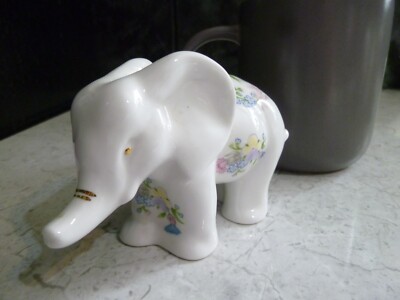 AYNSLEY ELEFANT BONE CHINA IN SEHR GUTEM ZUSTAND