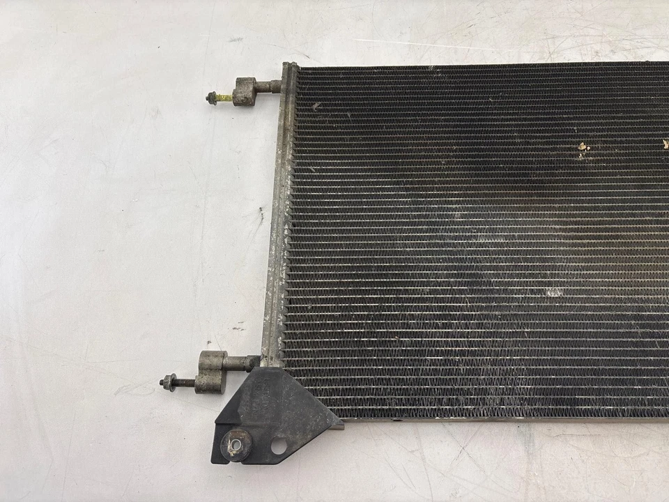 Chevrolet Silverado 3500 2001-2014 aire acondicionado condensador OEM Foto 2 de 4