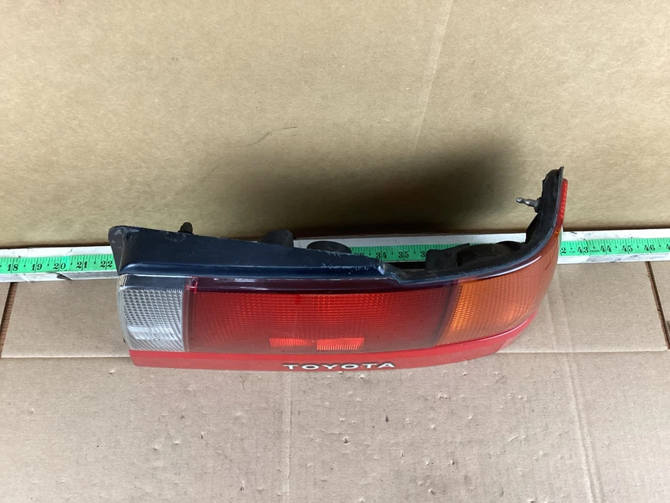 Luz trasera derecha pasajero Toyota Tercel 1991-1994 OEM Foto 2 de 4