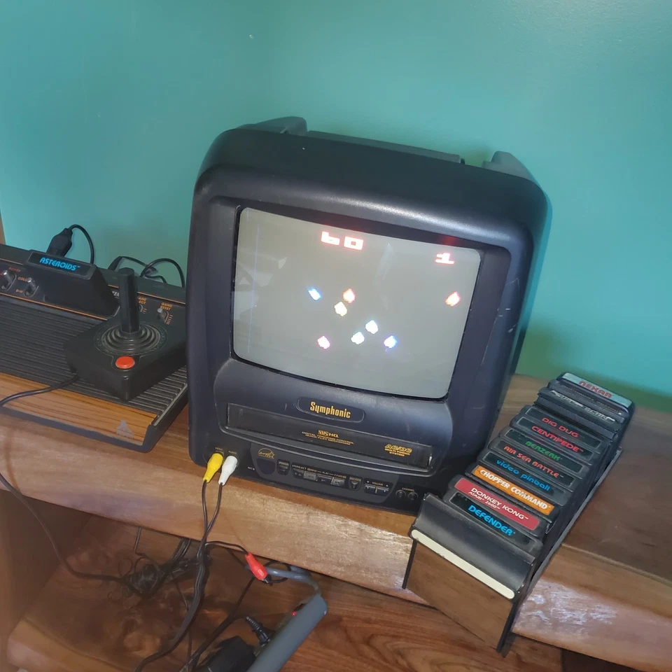 Vintage Symphonic 9" CRT TV VCR Combo Model SC309D Retro Gaming TV Tested READ - Image 2 of 4