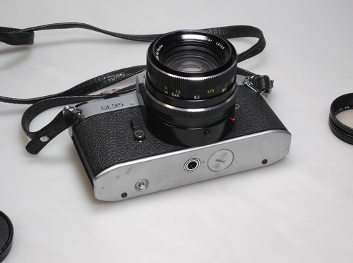 Rolleiflex SL35 + Rollei Planar SL Planar 50mm F/1.8 - Picture 2 of 3