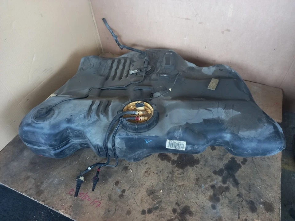 SERBATOIO CARBURANTE DIESEL Ford Galaxy 2 serie 2007 Foto 4 de 4