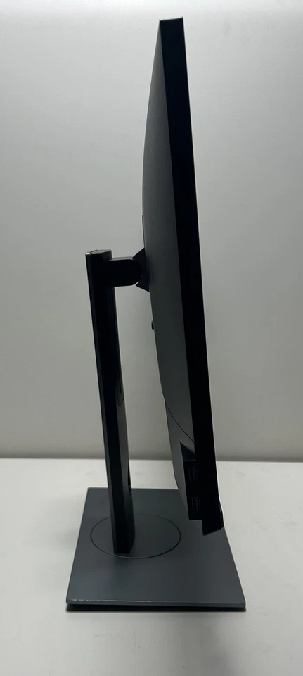 Dell P2720DC 27" Widescreen HDMI 2K QHD IPS Monitor 2560 x 1440 Grade A + Cables - Image 3 of 4