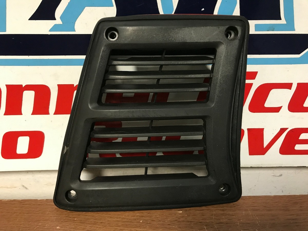 1988 TOYOTA LAND CRUISER RIGHT/PASSENGER VENT GARNISH TRIM #2026