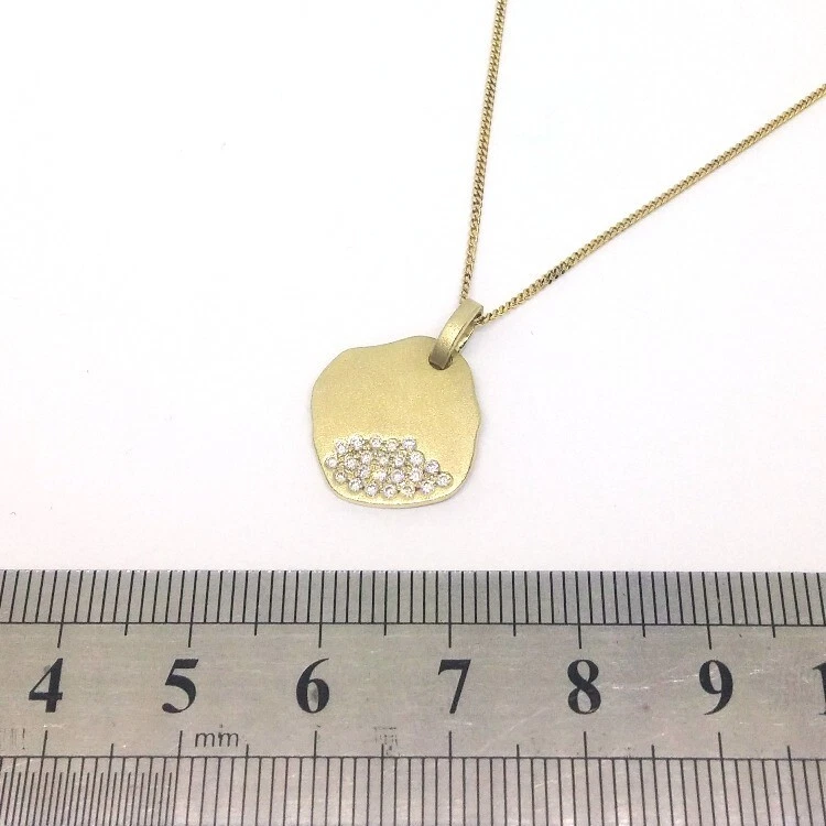 Conjunto de collar artesanal de diamantes de oro amarillo de 14k con diamantes H/SI Foto 3 de 4