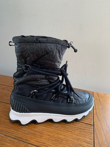 light pink uggs