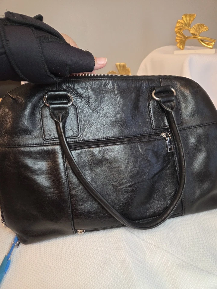 Bolso de Mano Andrew MARC para Laptop en Cuero Genuino Negro con Hebillas Tono Plateado Tiradores Foto 3 de 4