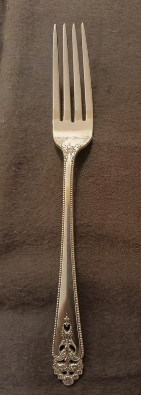 Queens Lace by International Sterling Silver Dinner Fork 7 1/4"