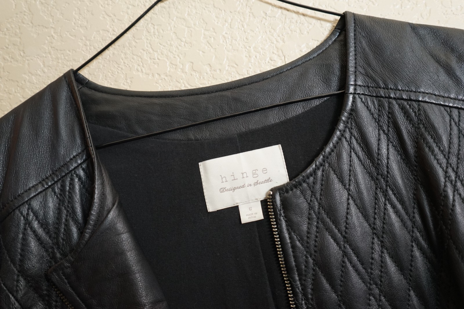 Hinge designed in Seattle small black quilted pat… - image 2