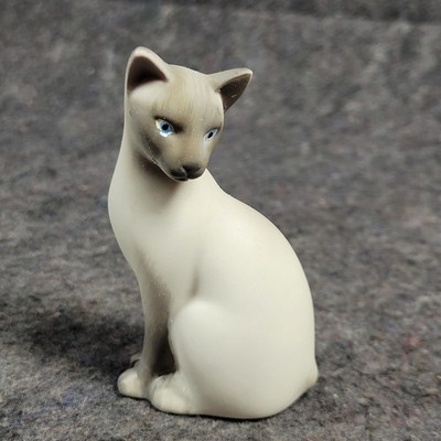 Vtg Siamese Cat Figurine Bisque Porcelain Blue Eyes AVON 1984 Gray White 3.25'' T