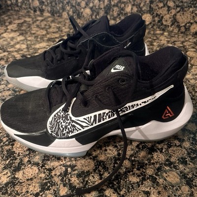 Nike Giannis Immortality 3 Men's Basketball Sneakers black and white size 8.5