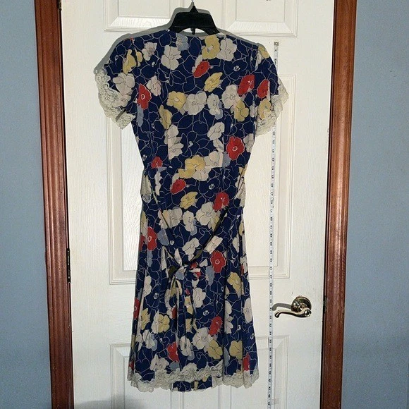 De colección-Betsy Johnson-6-multicolor-encaje floral, 100% seda, cremallera completa, vestido midi. Foto 2 de 4