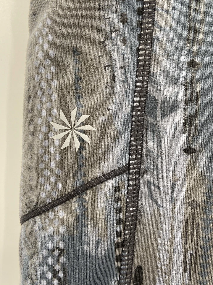 Leggings femininas Athelta S cinza estampa geométrica bolso com zíper elástico elástico - Imagem 2 de 4