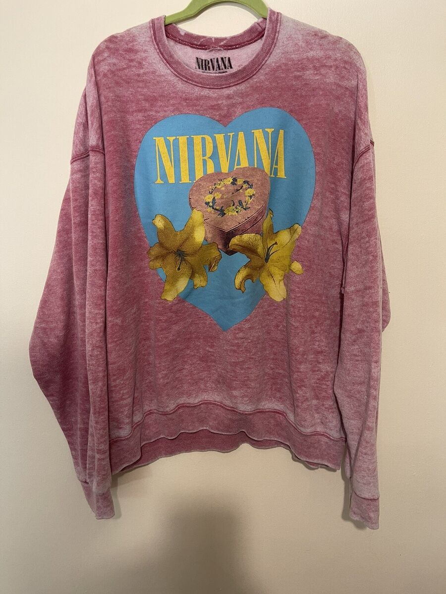Top Vintage Distressed Yellow Grunge Heart T-Shirt Top Vintage Distressed Yellow Grunge Heart T-Shirt