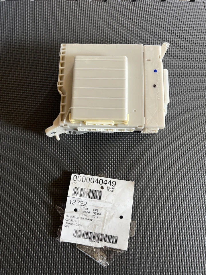 Módulo de caja de conexiones relé de caja de fusibles Lexus GS350 2010 82730-30A55  Foto 3 de 4