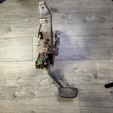 2011 - 2020 TOYOTA SIENNA FOOT STOP BRAKE PEDAL ASSEMBLY OEM