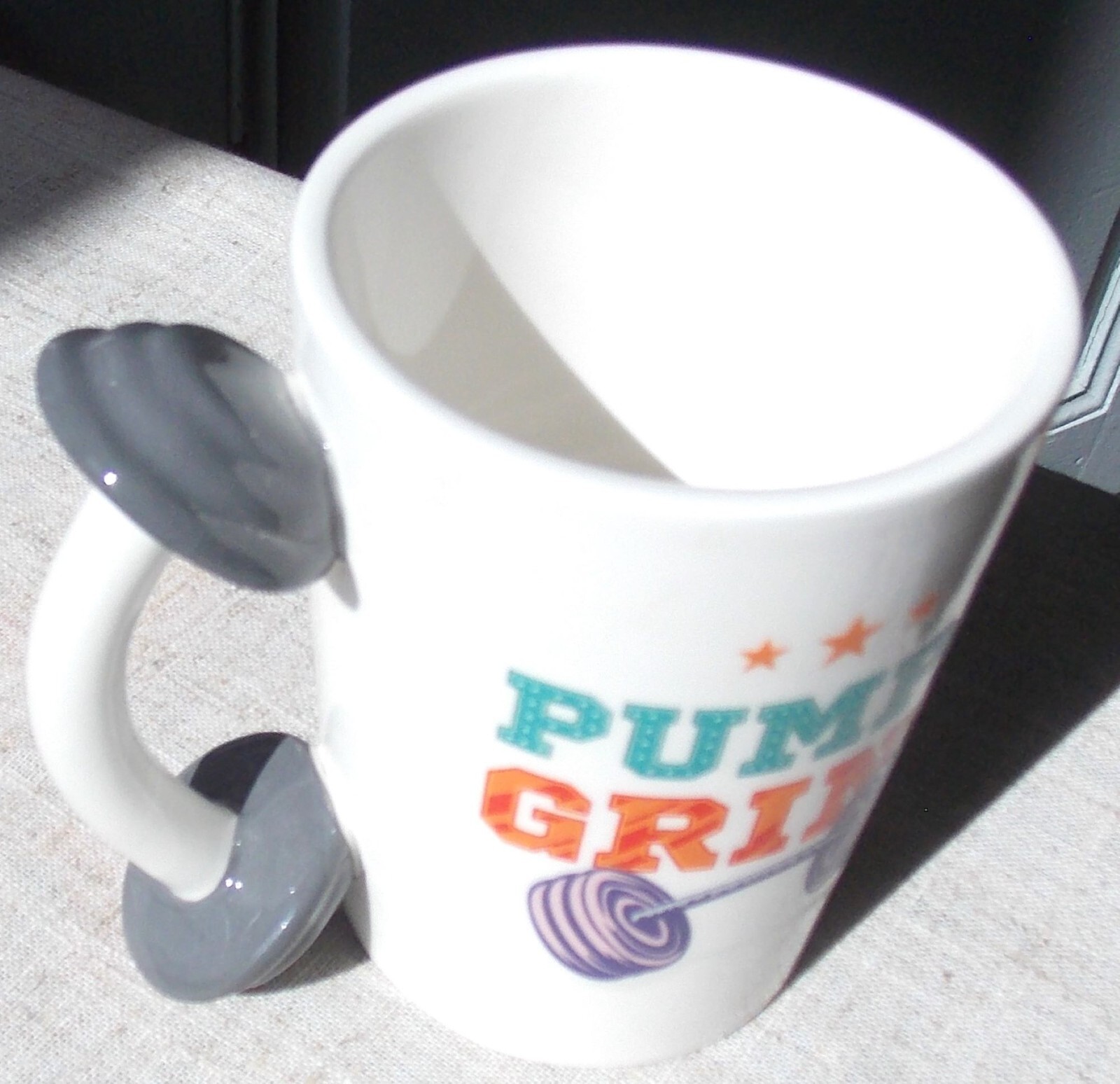 Mug en céramique Pump and Grind tasse à café et thé blanche avec anse originale