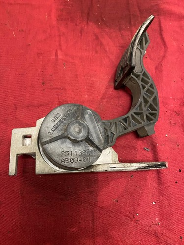 2011 MACK CUX  FUEL ACCELERATOR, THROTTLE PEDAL   , SENSOR 35110843  AB09404