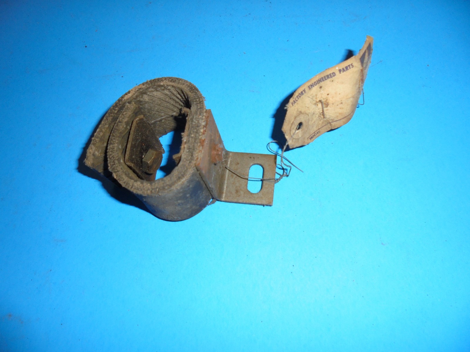 1946,1947,1948 kaaiser jeep willys muffler bracket 1949,1950,1954,1960