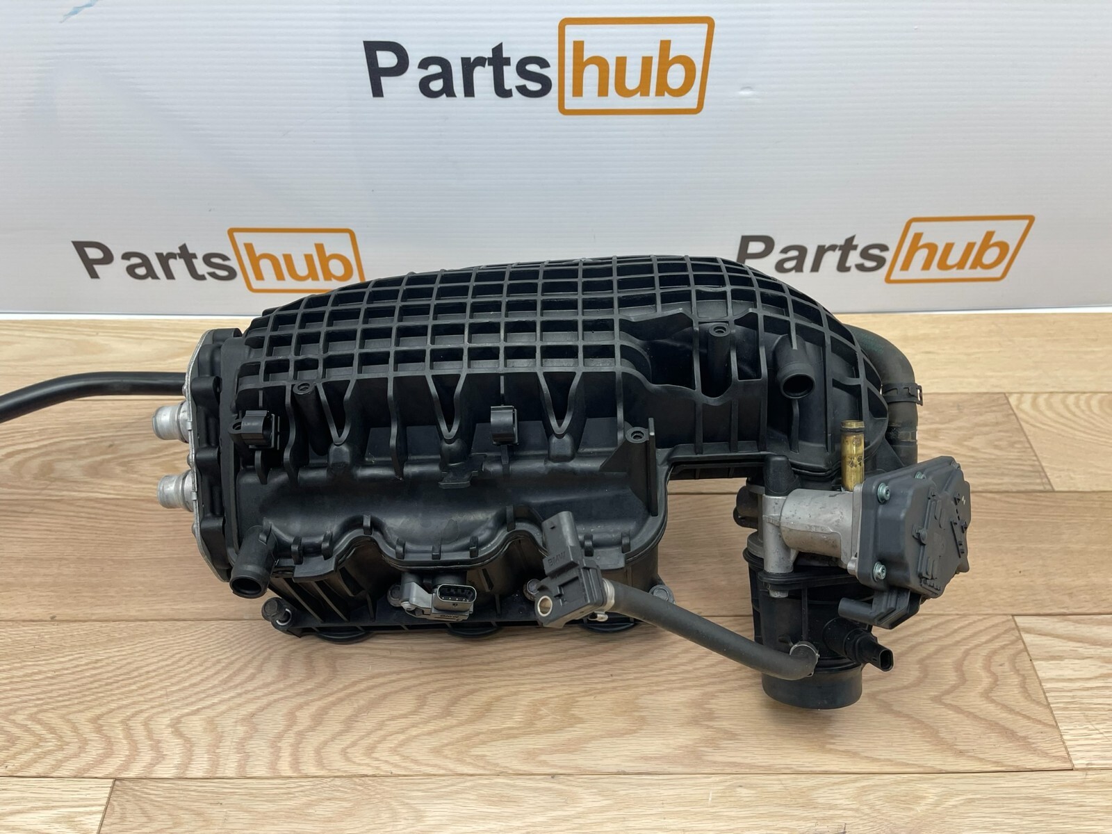 2014-2019 BMW I8 OEM ENGINE INTAKE MANIFOLD INTERCOOLER W/ THROTTLE BODY