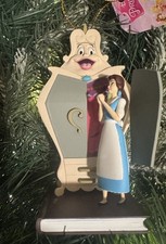 Rosa Belle Blair 2025 con armario adorno de Navidad La Bella y la Bestia, nueva con etiqueta