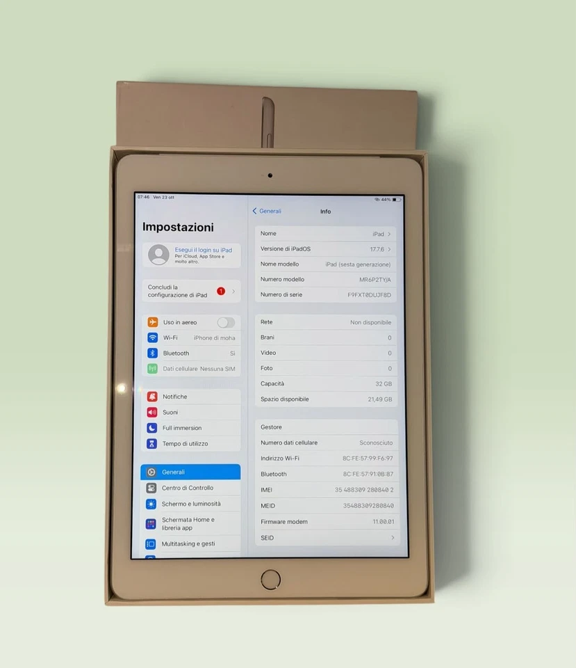 Apple iPad (6th generation) · 32GB · Cellular, foto 2 di 5