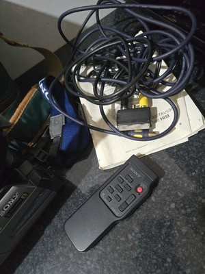 SONY CCD-TRV59E Hi8 Tape Digital Video Camera HANDYCAM Complete