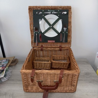 Tanqueray Gin No. 10 Picnic Basket Cutlery Plates Glasses For 2 VHTF
