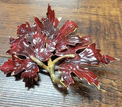 Vintage WEISS Maple Leaf Brooch Enameled Layered Leaves on Gold Tone Stem