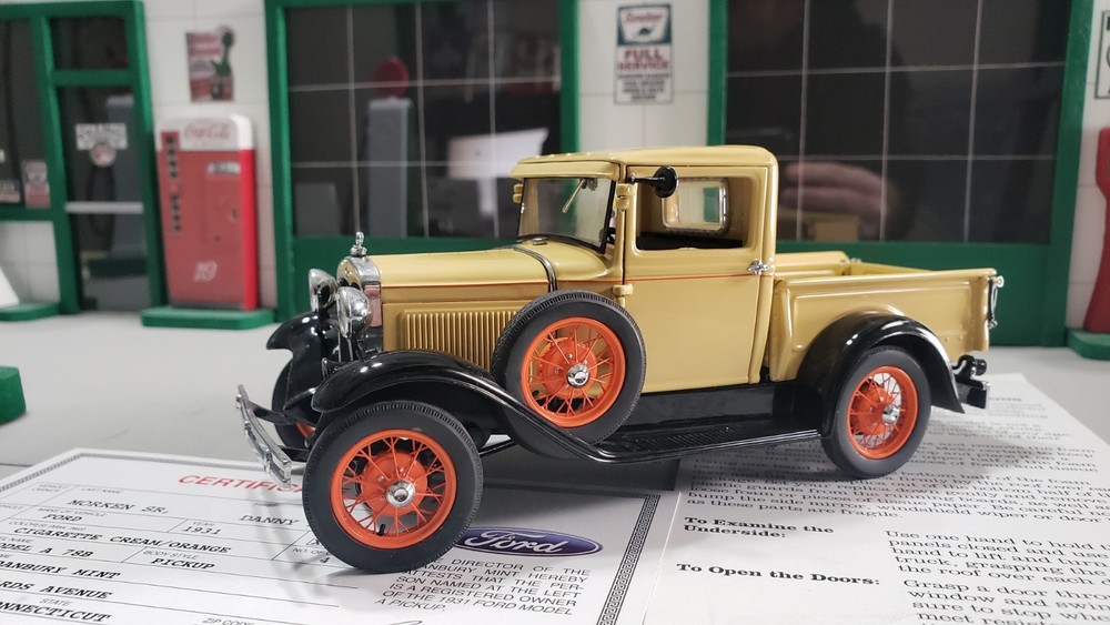 Danbury Mint 1:24 Scale 1931 Ford Model A Pickup in Cigarette Cream with Box & Papers