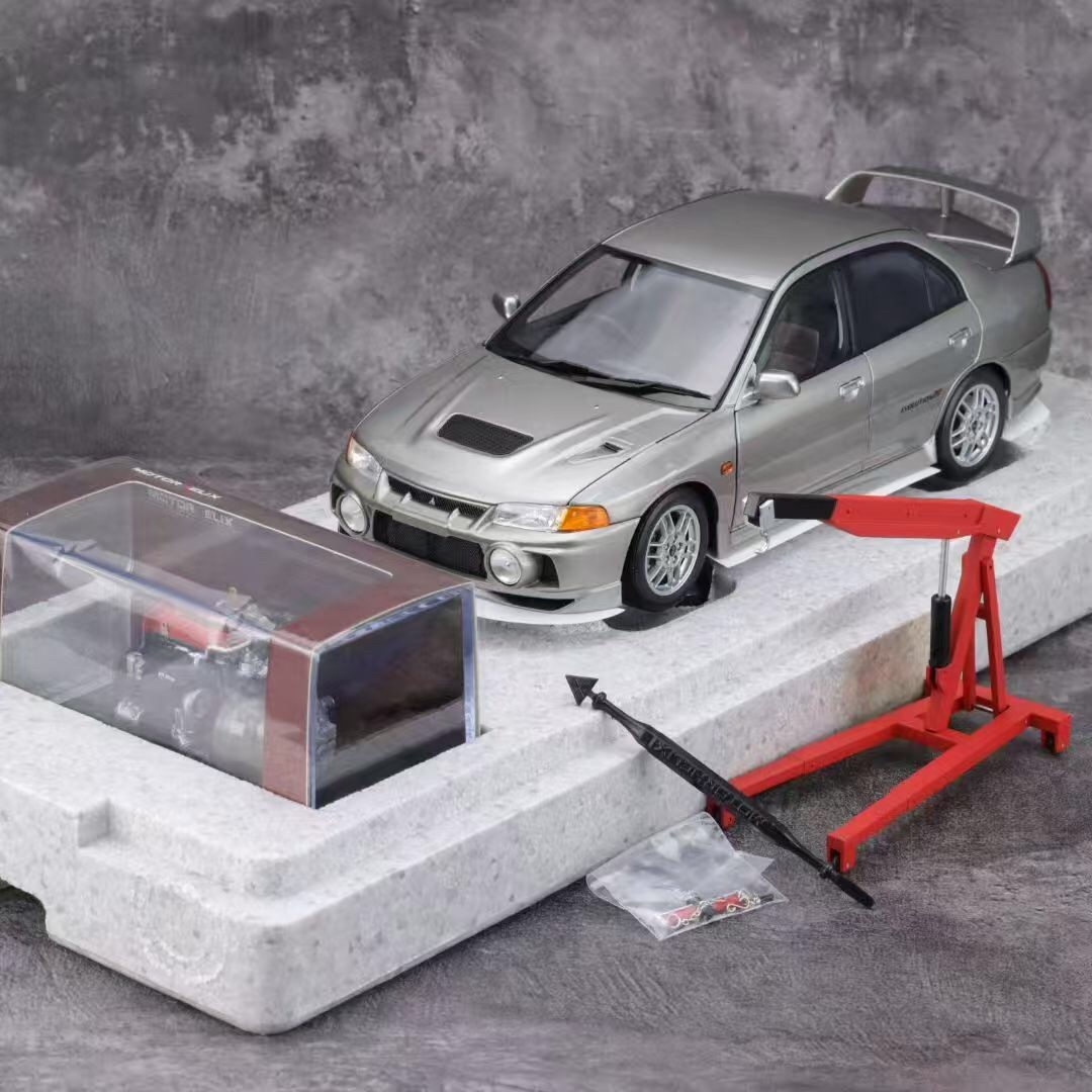 Motorhelix MH 1/18 Mitsubishi Lancer Evolution IV Steel Silver Met