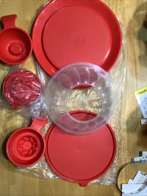 New Red Tupperware Jello Ring Mold set + 2 mini molds